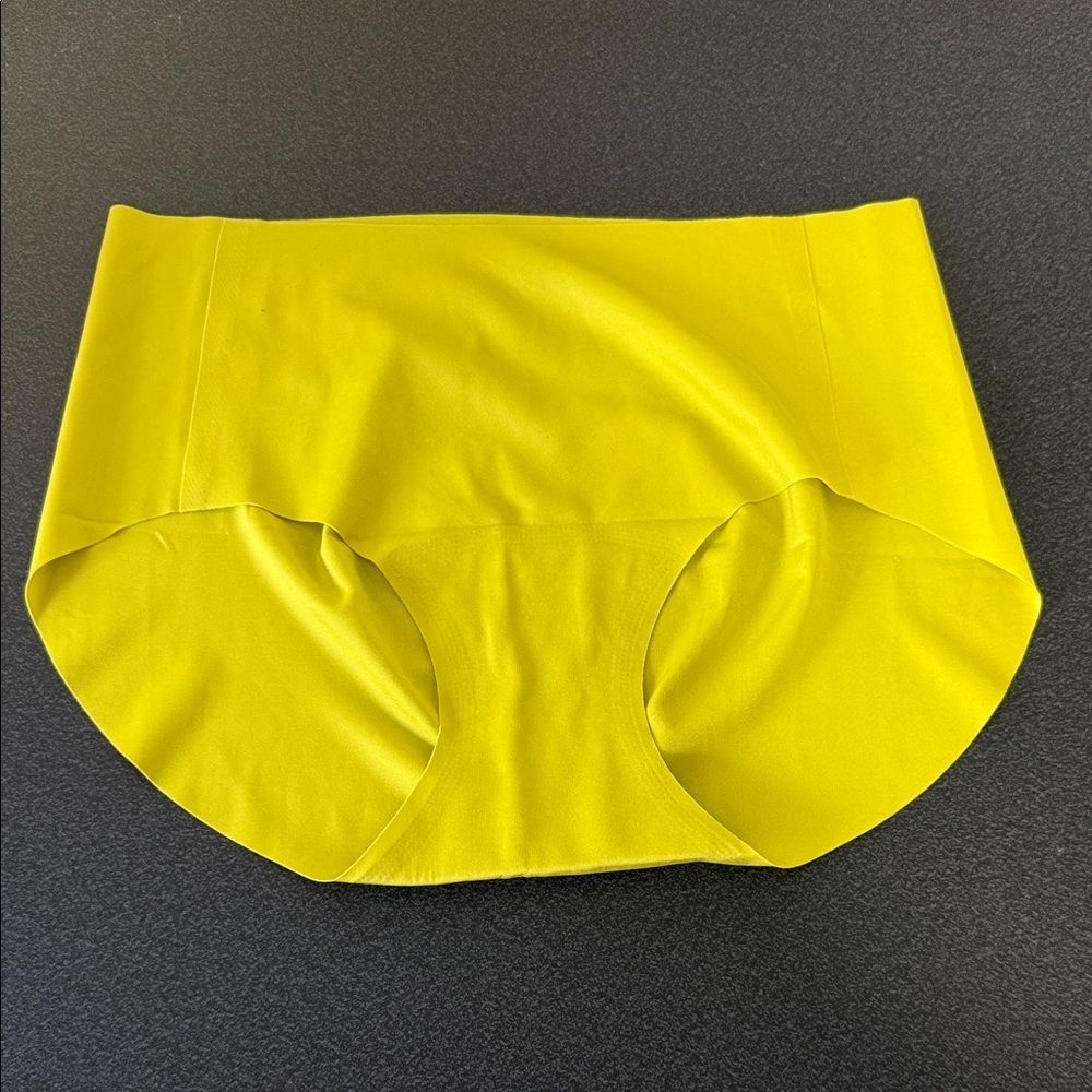 Vibrant Yellow Seamless Briefs